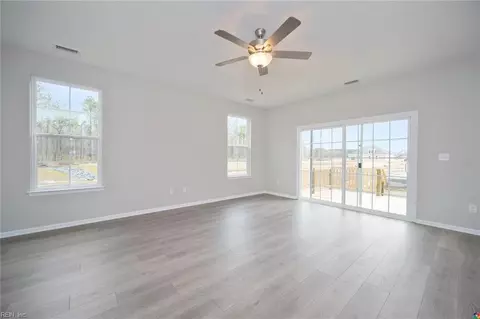 Living - 2239 Captiva Ln, Chesapeake, VA 23321 photo 4 of 4