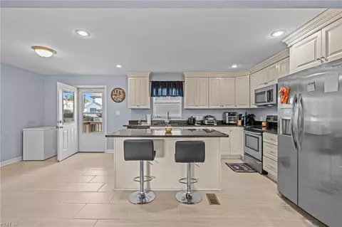 Kitchen - 219 Martha Lee Dr, Hampton, VA 23666 photo 2 of 6