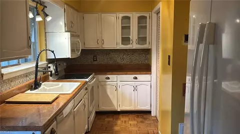 1502 Malibu Pl, Newport News, VA 23608