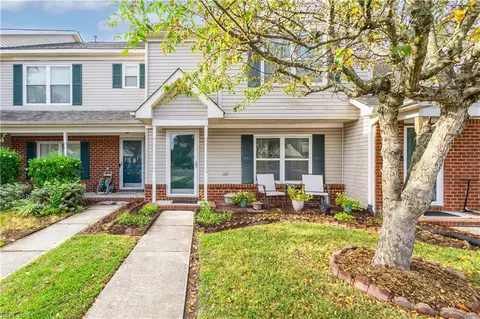 702 Brisa Ct, Chesapeake, VA 23322