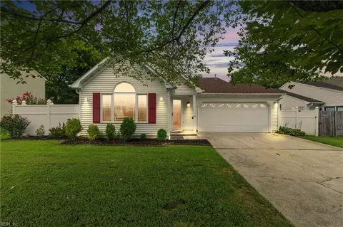 107 Bridle Ln, Newport News, VA 23608