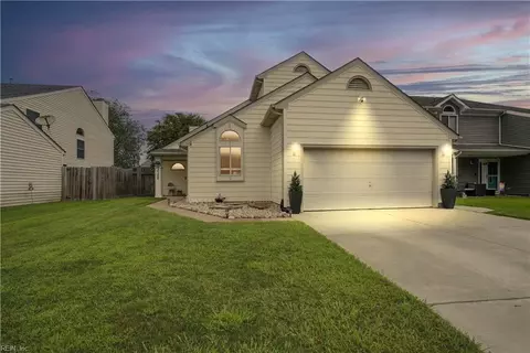 3152 Winterberry Ln, Virginia Beach, VA 23453