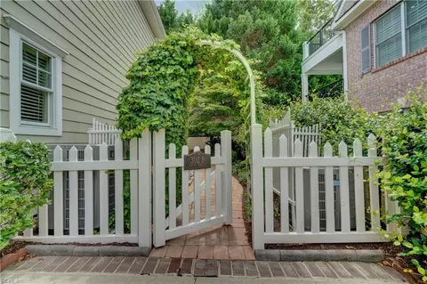 302 55th St #B, Virginia Beach, VA 23451