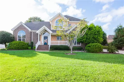 4208 Mckenna Cls Close, Chesapeake, VA 23321