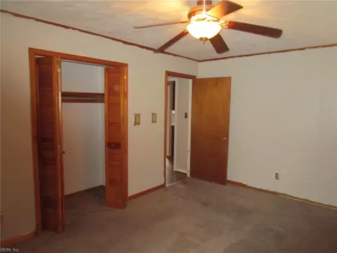 Bedroom - 358 Lincoln St, Hampton, VA 23669 photo 3 of 6