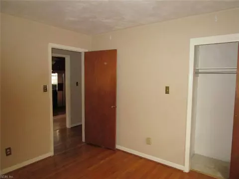 Bedroom - 358 Lincoln St, Hampton, VA 23669 photo 5 of 6
