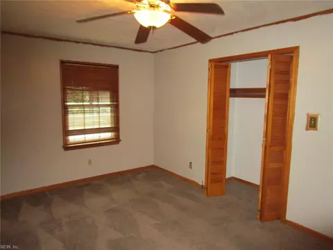 Bedroom - 358 Lincoln St, Hampton, VA 23669 photo 2 of 6