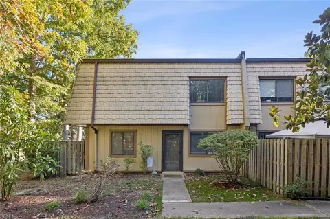 1692 Monterry Pl, Newport News, VA 23608