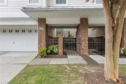 3018 Bay Shore Ln, Suffolk, VA 23435