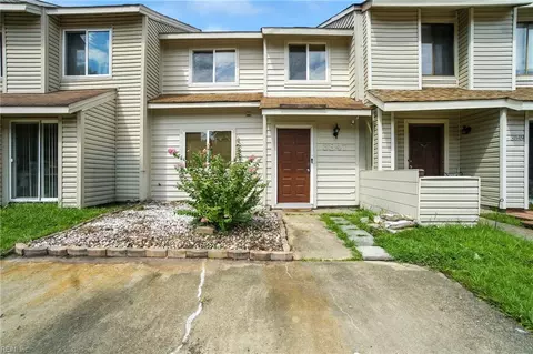 3847 Chimney Creek Dr, Virginia Beach, VA 23462