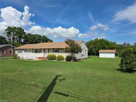 1975 Marshall Ln, Hayes, VA 23072