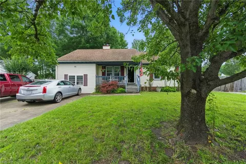 2301 Broadnax Dr, Chesapeake, VA 23323