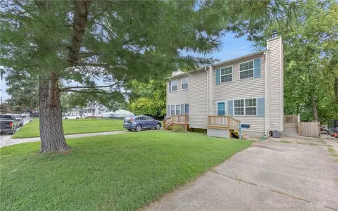 1415 Hull St, Chesapeake, VA 23324