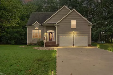 1438 Chancellor Ct, Suffolk, VA 23434