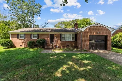 11 Frederick Dr, Newport News, VA 23601