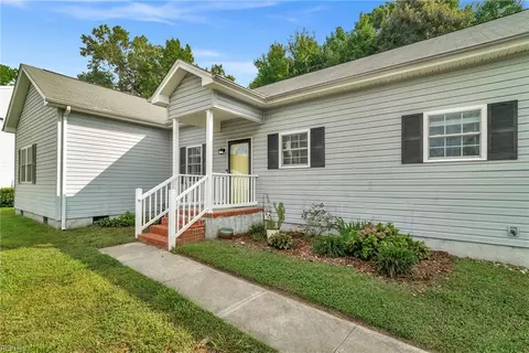106 Dan Leigh Ct, Hampton, VA 23666