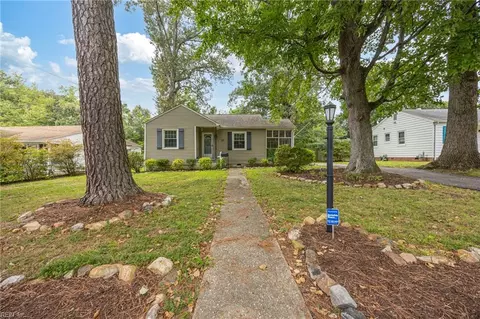 13 Matthew Rd, Newport News, VA 23601