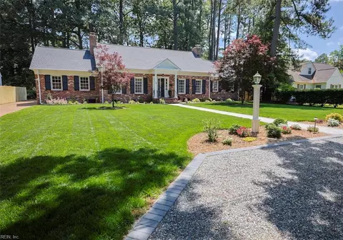 112 Parkway Dr, Newport News, VA 23606