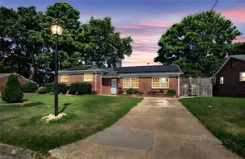 41 Longwood Dr, Hampton, VA 23669