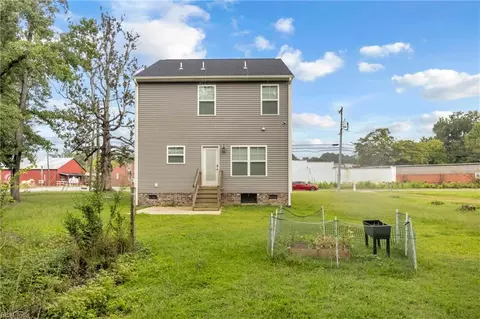 Exterior - 100 Tree Ln, Suffolk, VA 23437 photo 2 of 2