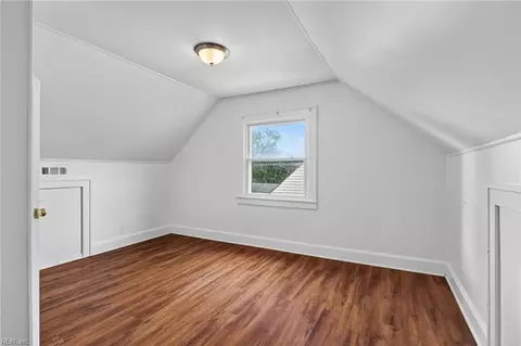 Bedroom - 32 W Sunset Rd, Hampton, VA 23669 photo 5 of 6