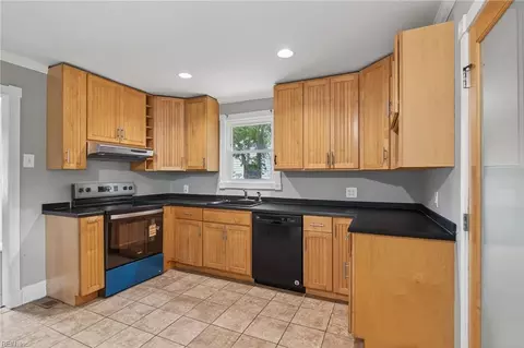 Kitchen - 32 W Sunset Rd, Hampton, VA 23669 photo 3 of 3