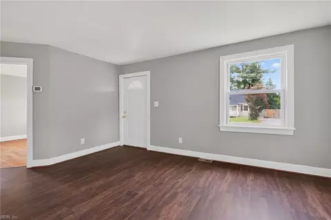 Living - 32 W Sunset Rd, Hampton, VA 23669 photo 1 of 2