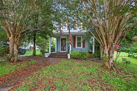 230 Cary St, Smithfield, VA 23430