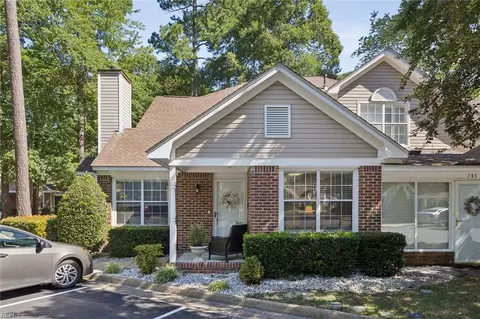 743 Mashie Ct, Newport News, VA 23602