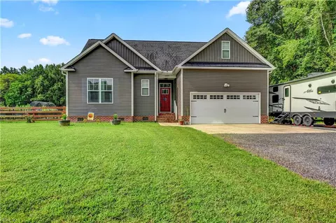 4459 Okelly Dr, Suffolk, VA 23437
