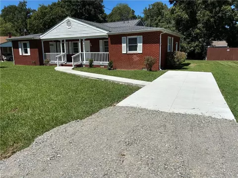 711 James Dr, Newport News, VA 23605