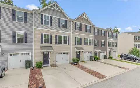 904 Lakeview Cv, Smithfield, VA 23430