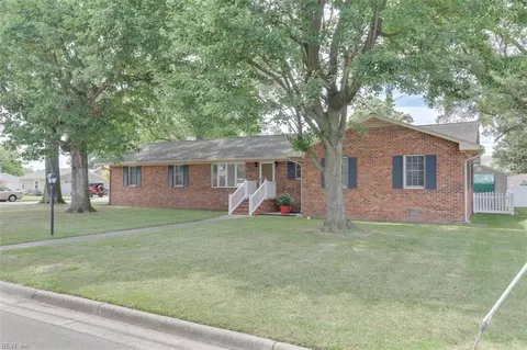 2003 Lee St, West Point, VA 23181