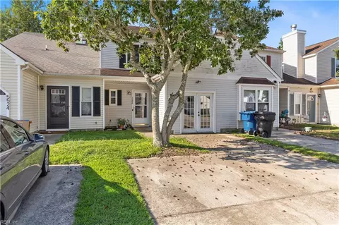 5528 Maple Cluster Ct, Virginia Beach, VA 23462