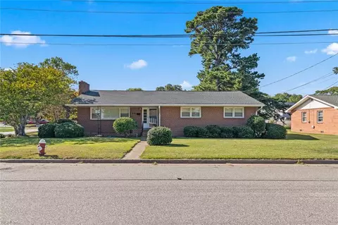 30 Whipple Dr, Hampton, VA 23663