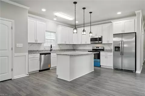 2707 Chicago Ave, Portsmouth, VA 23704