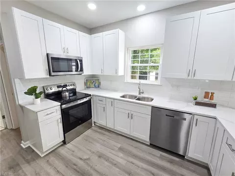 4014 Stowaway Ln, Portsmouth, VA 23703