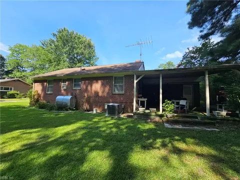 Exterior - 502 Ironbound Rd, Williamsburg, VA 23188 photo 5 of 8