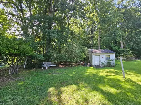 Exterior - 502 Ironbound Rd, Williamsburg, VA 23188 photo 7 of 8