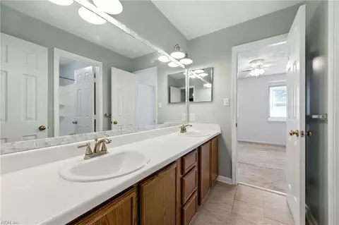 154 Loch Cir, Hampton, VA 23669 photo 5