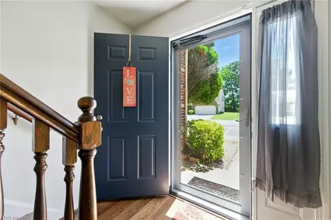 154 Loch Cir, Hampton, VA 23669 photo 2