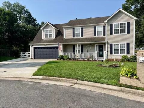 120 Lancelot Dr, Suffolk, VA 23434