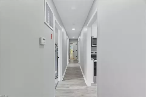 1122 West Ave, Hampton, VA 23669 photo 9