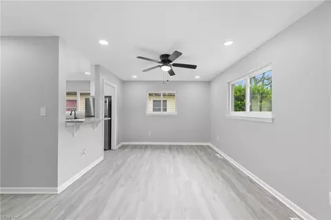 1122 West Ave, Hampton, VA 23669 photo 4