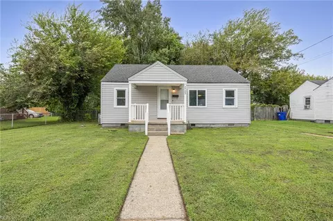 2703 Magnolia St, Portsmouth, VA 23704