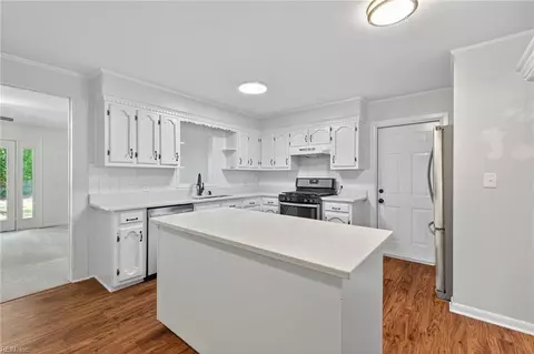 Kitchen - 640 Parker Rd, Chesapeake, VA 23322 photo 2 of 4