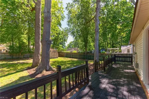 Exterior - 640 Parker Rd, Chesapeake, VA 23322 photo 2 of 6