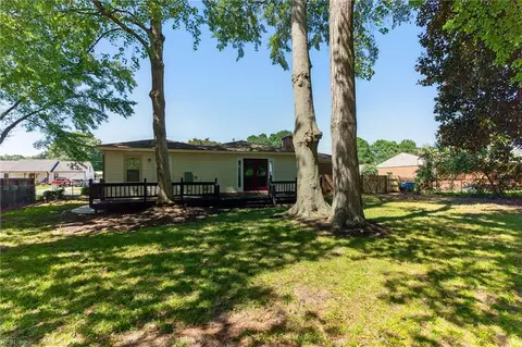 Exterior - 640 Parker Rd, Chesapeake, VA 23322 photo 4 of 6