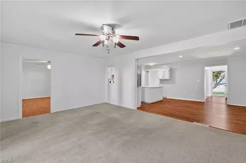 Living - 640 Parker Rd, Chesapeake, VA 23322 photo 6 of 8