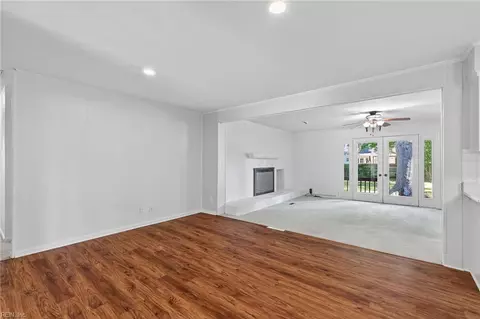 Living - 640 Parker Rd, Chesapeake, VA 23322 photo 1 of 8